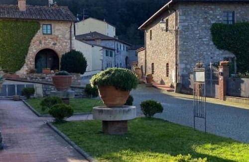 Montemurlo Other | Country House / Farm House in Bagnolo Di Sopra with 2 bedrooms sleeps 5