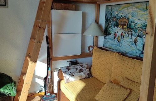 Allevard Apartment | Studio Apartment 'Clos Des Gentianes' with Shared Pool