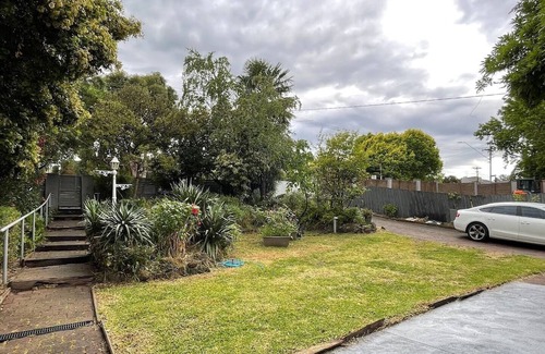 Balwyn House | Unbeatable Convenience & Comfort