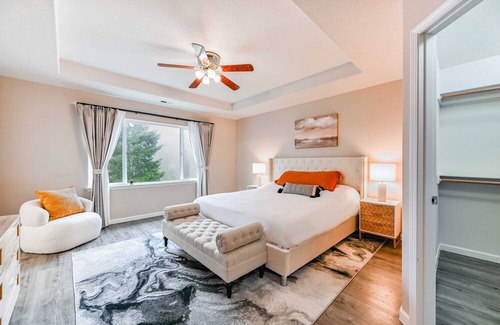 Hillsboro House | Suburban Serenity on 58th Ave