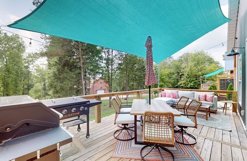 Clarkson House | lux barndos near nolin lake and mammoth cave