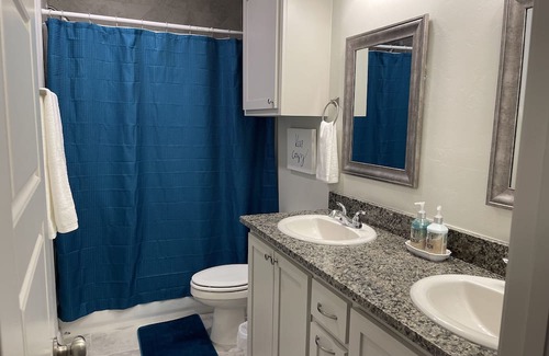 Central Oklahoma City House | New Cozy 3 Bdrm House w/game area - 8 mins to Bricktown and Midtown