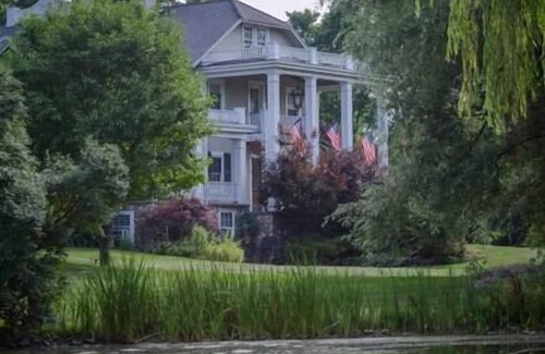 South Lima Apartment | Jerris Country Estate - Seneca Suite