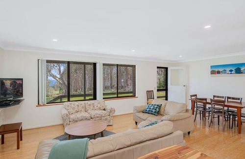 Barragga Bay Apartment | Cuttagee Beach Cottages Unit 1