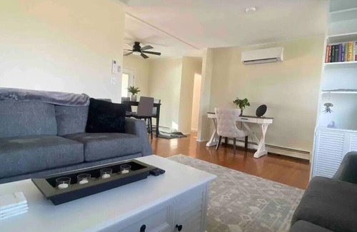 Saugerties House | Private/Secluded 4 Bdrm with HotTub & Steam Shower