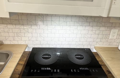 Moncton Apartment | 50% off Monthly bookings & 20% of Weekly. New Cozy Apartment w/ Private Entrance