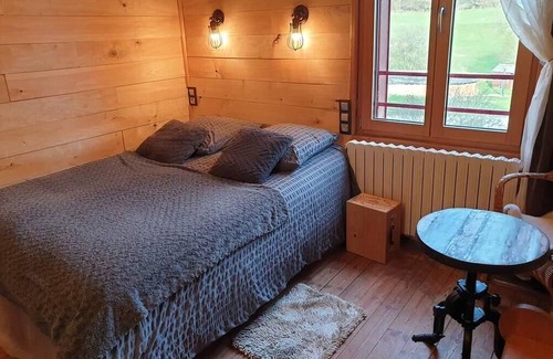 Anlhiac Bed & Breakfast | Atelier romantic bedroom