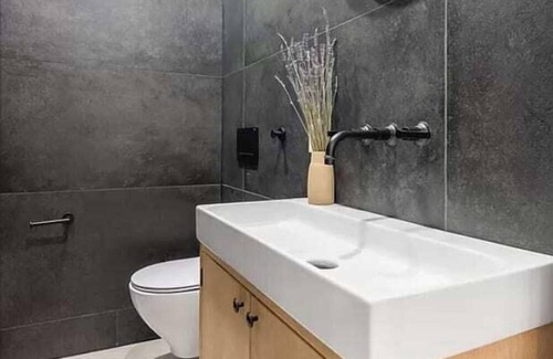 Crown Heights House | Crown Heights 5BR Townhouse: Stylish & Spacious