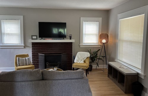 College Hill House | College Hill Four Square