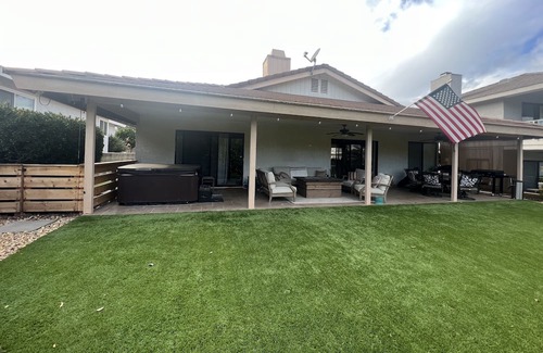 Canyon Lake House | Beautiful home on the golf course with mountain view’s, hot tub & fire pit