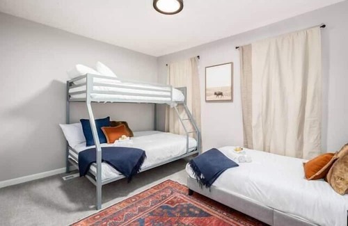 West Columbus House | The Sweet Escape - Stylish Home in Columbus!