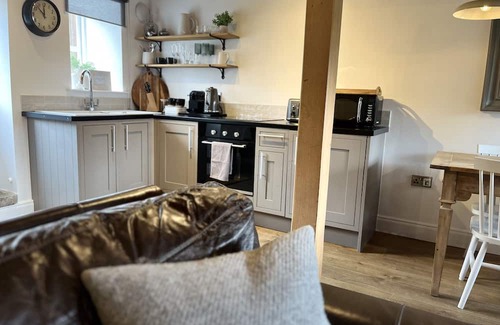 Bainbridge House | Luxury Barn Suite with Hot Tub - Dog Friendly