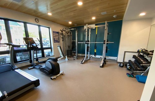 Bar Harbor Apartment | Beautiful, spacious one bedroom suites in downtown Bar Harbor, Maine.