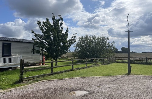 Boston House | Pet/Child Friendly 2 Bedroom Orchard Caravan