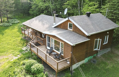 Saint Ferreol les Neiges Cabin | Charming riverside cottage