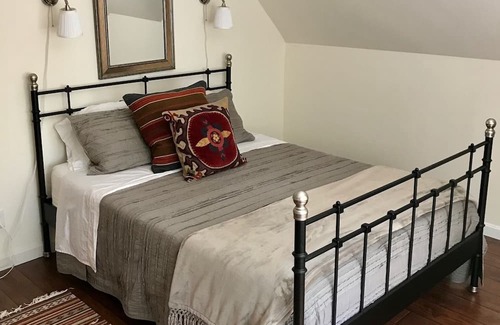 Kennebunk Cottage | Very private setting on 6 acres,1 mile to beaches and 1 mile to Dock Square.