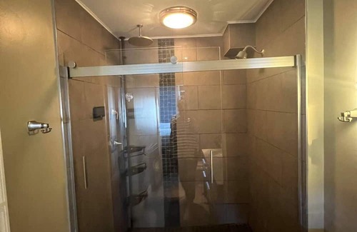 Canton Apartment | Charming & Cozy Gem ~ Walk to Fells Point & Canton