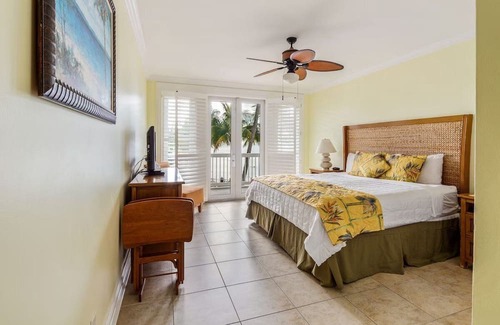 Old Town Resort | Ocean View w/ Private Beach & Pool 2 Bed/2 Bath Resort w/ free laundry July10-13