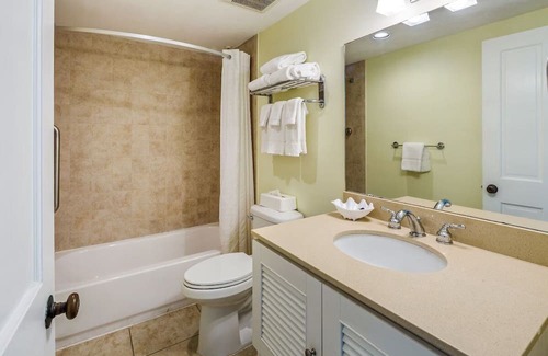 Old Town Resort | Ocean View w/ Private Beach & Pool 2 Bed/2 Bath Resort w/ free laundry July10-13