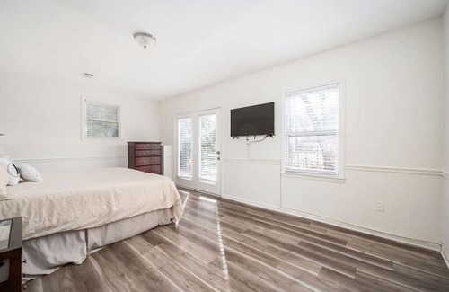 Roswell House | Roswell Luxury: 7BD 5.5BA 2LVG