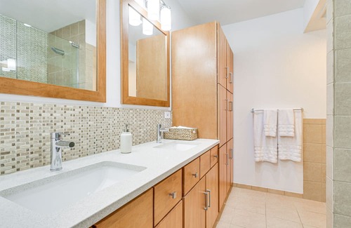 Bucktown House | Bright Chicago Home w/ Backyard < 5 Mi to Downtown
