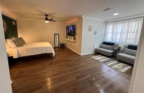 Rex House | House close to the airport !