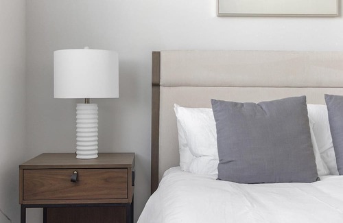 Spring Branch East Apartment | Modern Apartment in Prime Location (ID1403X427)