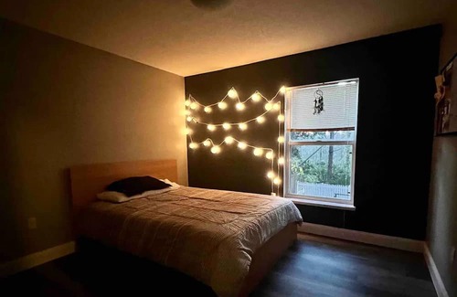 Orlando House | 4 Bd: 7miles to MCO. Near Parks, UCF, KSC, Beach