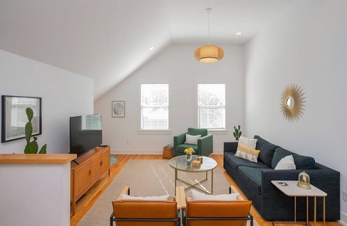 McFerrin Park Apartment | Chic East Nash Cottage Close to Downtown!