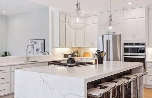 Minnetonka House | Luxury Minnetonka Home - sleeps 24/+bunk room