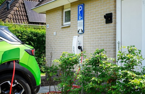 Eernewoude House | Family villa with sauna, spa and private sloop