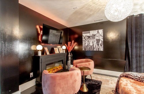 Katie Hill Neighborhood House | The Nashville Playmate Lounge