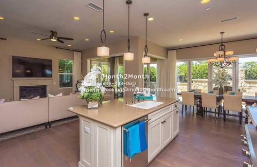 Irvine House | Cummings Bay #6747