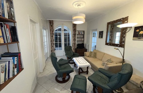 Donville-les-Bains House | Maison Surplombant la Plage de Donville les Bains, vue sur mer