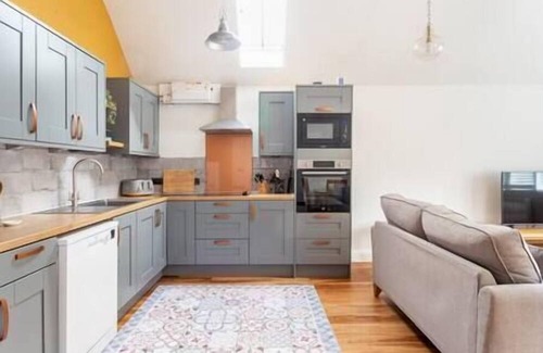 Chard House | Jasmin a perfect Somerset escape