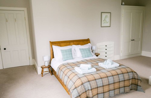 Littleham Apartment | Buck Suite, comfortable, stylish 2-bedroom family apt within a stately home
