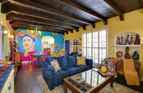 South Wrigley House | Artsy Long Beach Home w/ Patio: 2 Mi to Downtown!