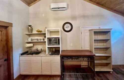 Nampa House | Rustic Room Guest House near NNU