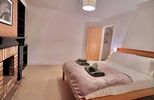 Cambridge House | Comfy and Spacious 5-Bed House in Cambridge
