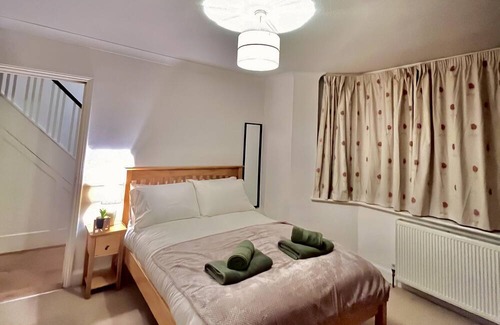 Cambridge House | Comfy and Spacious 5-Bed House in Cambridge