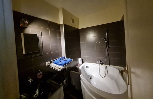 Mantega Apartment | Petit F2 Simple Proche Toutes Commodités