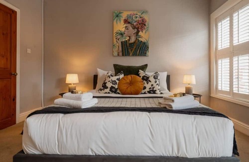Hoole House | Stylish 3 bedroom home in trendy Hoole - Sleeps 6