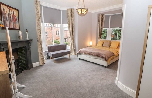 Carlisle Cottage | 22 CHATSWORTH SQUARE, family friendly, with hot tub in Carlisle