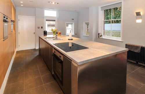 Carlisle Cottage | 22 CHATSWORTH SQUARE, family friendly, with hot tub in Carlisle