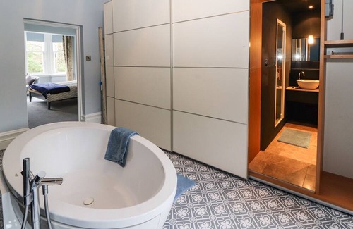Carlisle Cottage | 22 CHATSWORTH SQUARE, family friendly, with hot tub in Carlisle