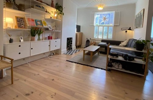 Kensal Green House | Scandinavian-Inspired 2BD House — Kensal Town!