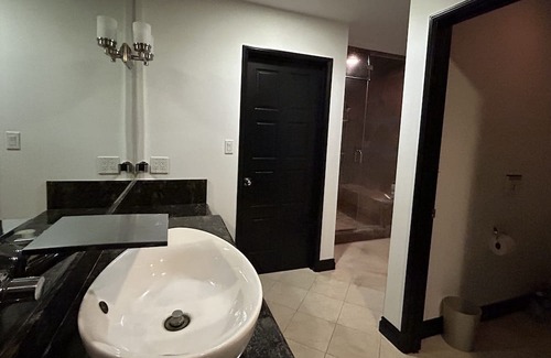 Orange House | Luxurious Villa 3 Bedrooms + 4 Beds+ 1 Pools
