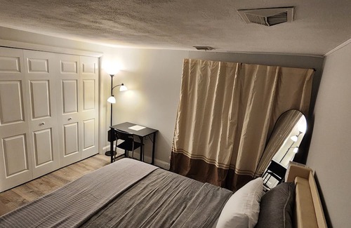 Hamden Condo | Welcoming & Clean Condo near Hamden Shopping