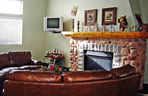 Powder Mountain Apartment | Powder Mountain Ski Resort- Ski in /Ski out. sleeps 7. 2/7-2/14/2025