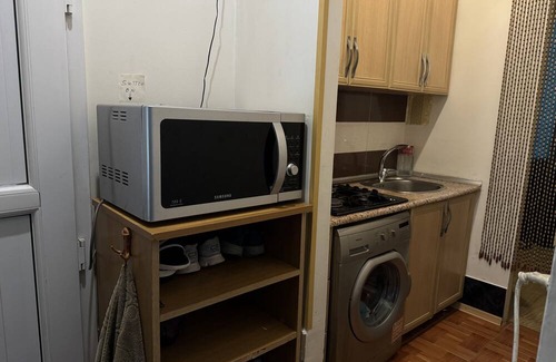 Baku Apartment | 2 minuTes to the Metro. 32m2 empty TiNy and SwEeT aPartmenT